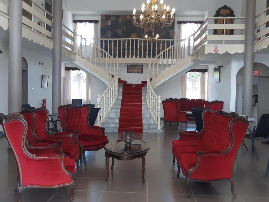 Single Room In Palais Otentik Restaurant N Hotel Pointe aux Canonniers Extérieur photo